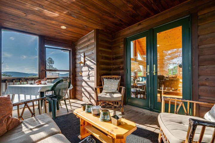 Cabin in Moorefield, US