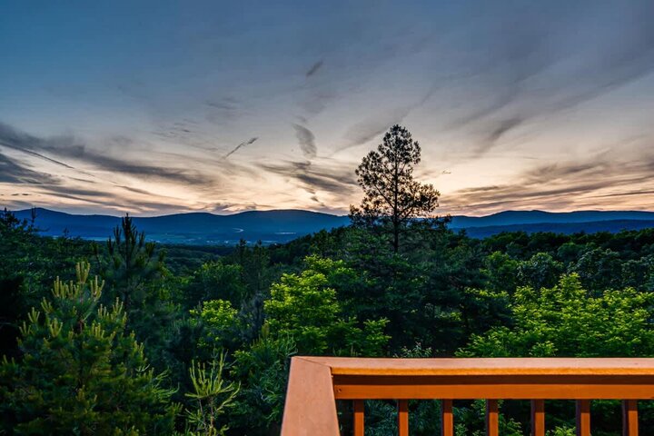 Cabin in Moorefield, US