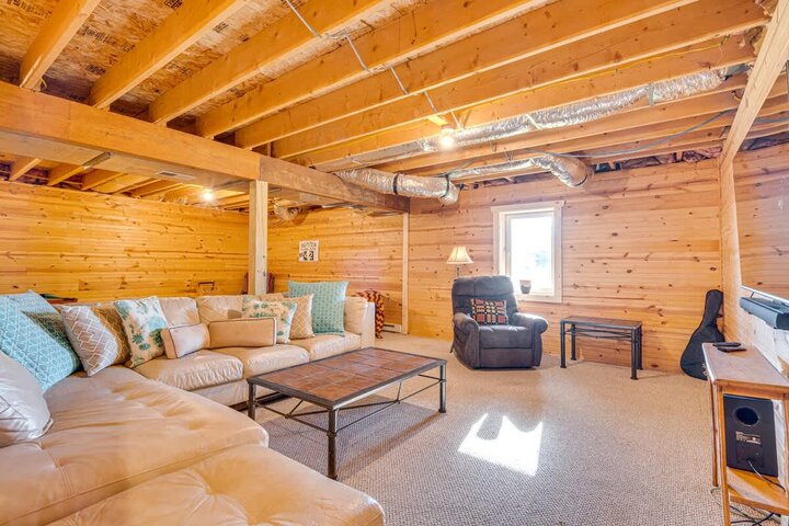 Cabin in Moorefield, US