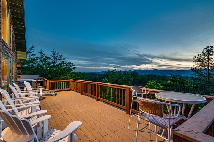 Cabin in Moorefield, US