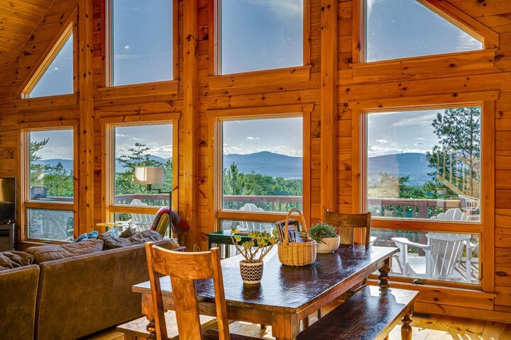 Cabin in Moorefield, US