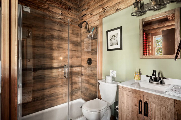 Cabin in Paw Paw, US