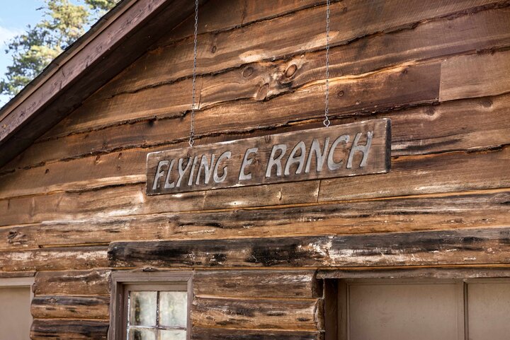 Cabin in Paw Paw, US