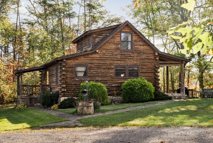 Cabin in Paw Paw, US