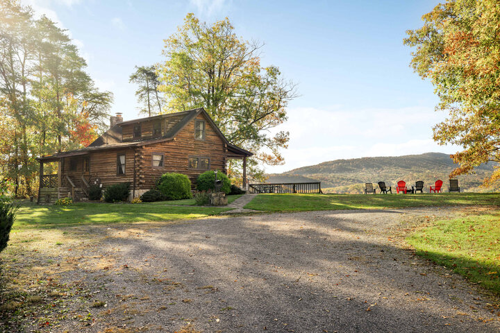 Cabin in Paw Paw, US