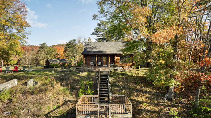 Cabin in Paw Paw, US