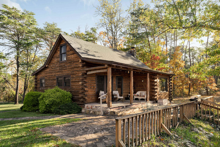 Cabin in Paw Paw, US