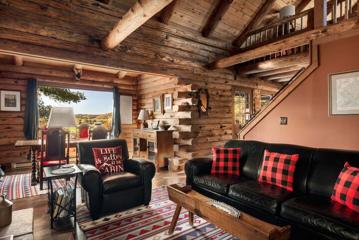 Cabin in Paw Paw, US