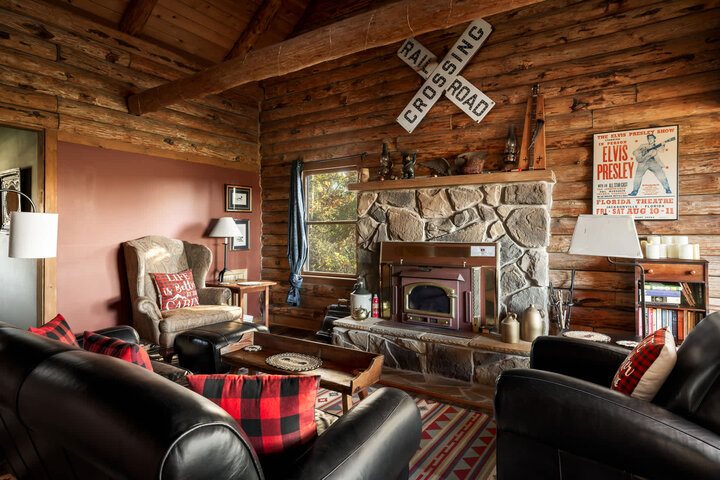 Cabin in Paw Paw, US