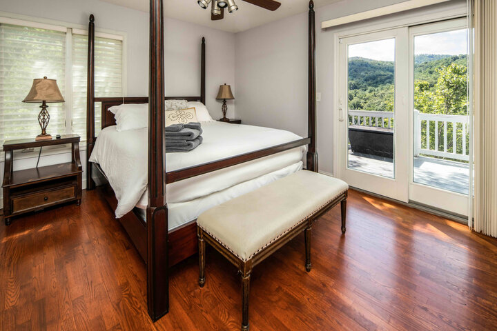 House in Asheville, US