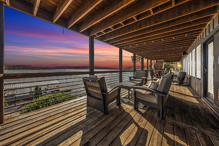 House in Sunrise Beach, US