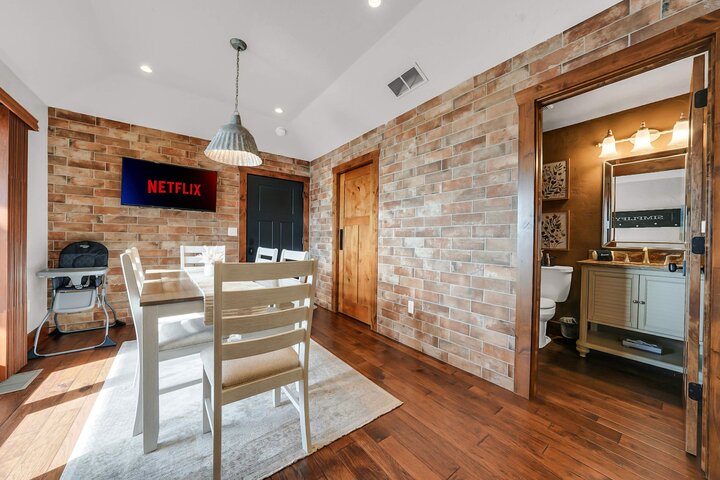 House in Sunrise Beach, US