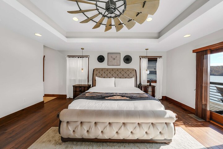 House in Sunrise Beach, US