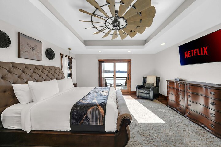 House in Sunrise Beach, US