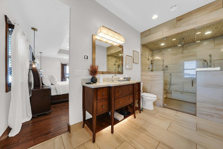 House in Sunrise Beach, US