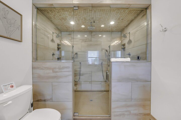 House in Sunrise Beach, US