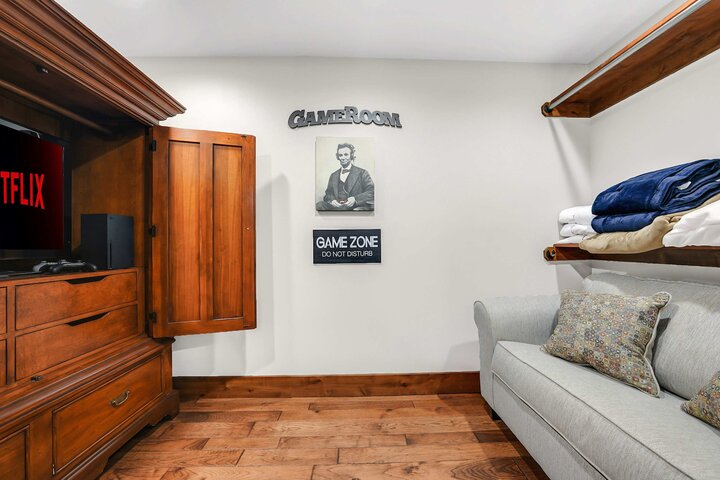 House in Sunrise Beach, US