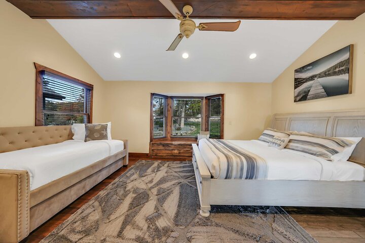 House in Sunrise Beach, US