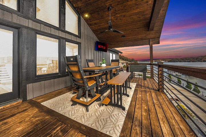 House in Sunrise Beach, US