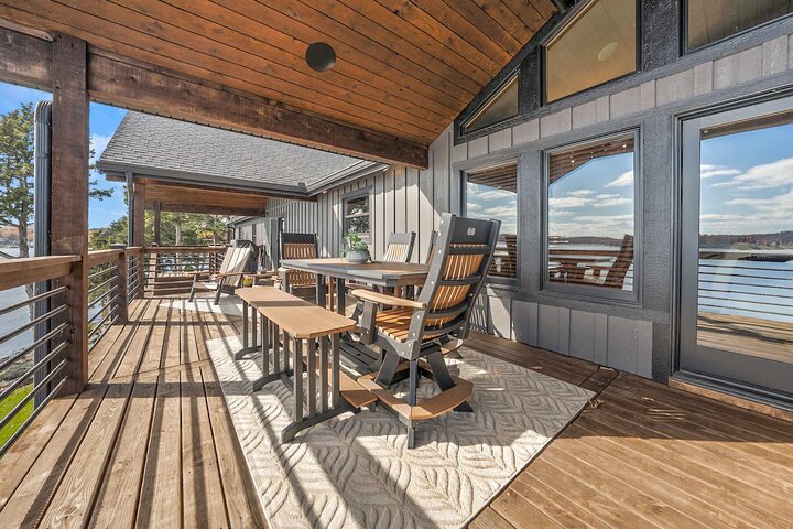 House in Sunrise Beach, US