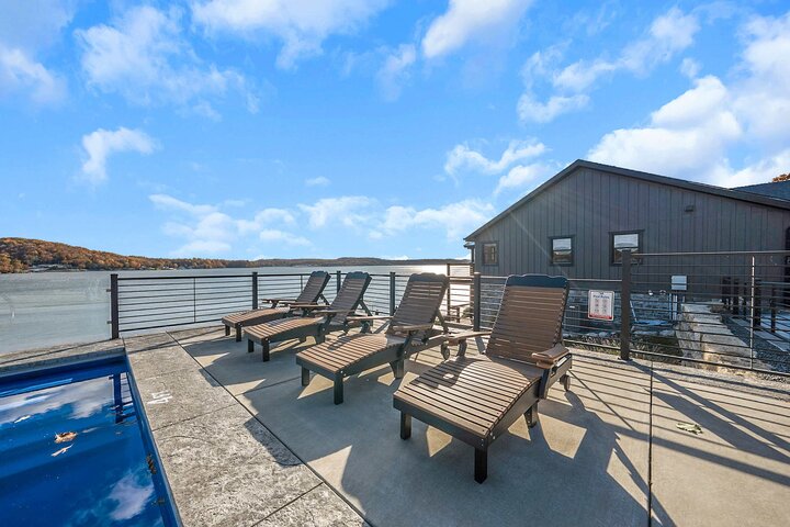 House in Sunrise Beach, US