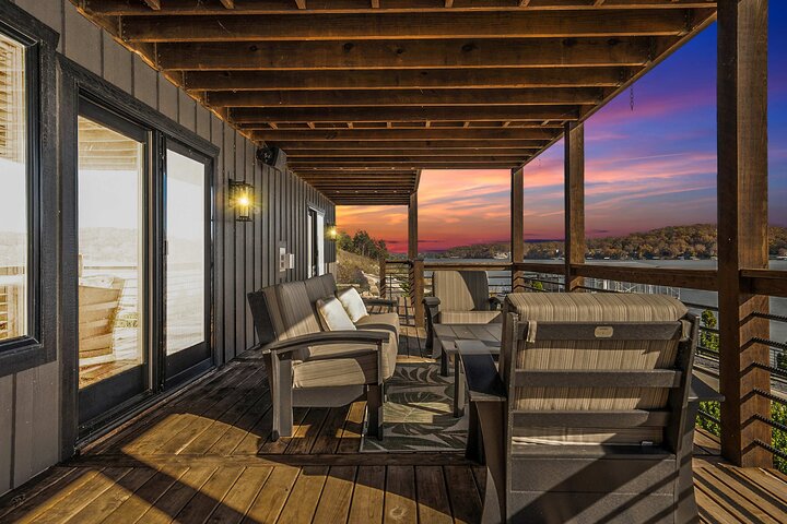 House in Sunrise Beach, US