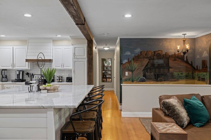 House in Candler, US