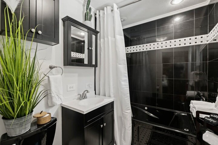 House in Candler, US