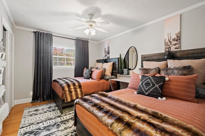 House in Candler, US