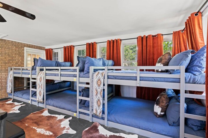 House in Candler, US