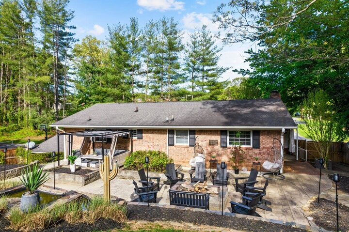 House in Candler, US