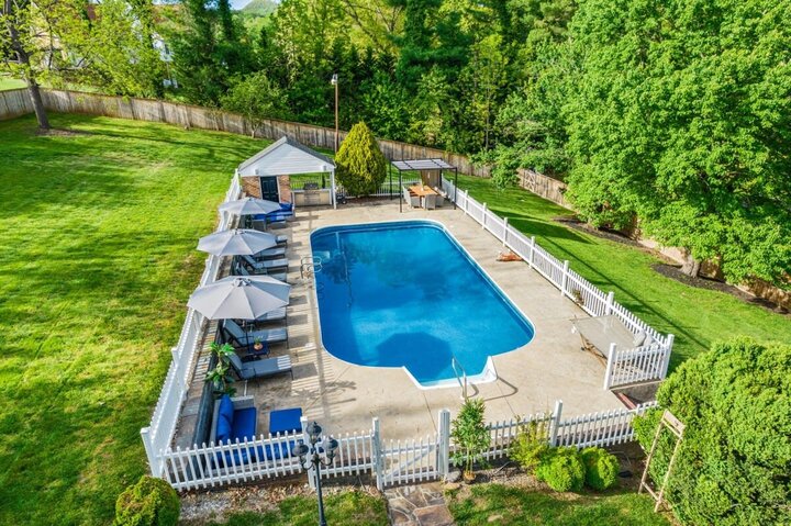 House in Candler, US