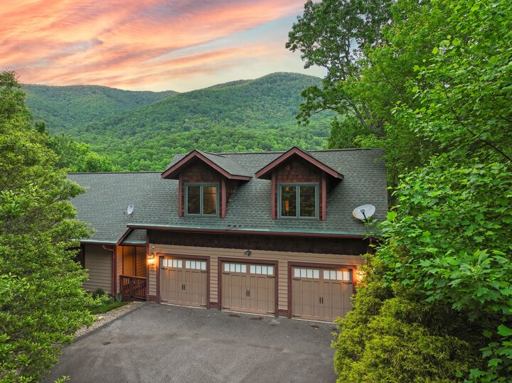 House in Black Mountain, US