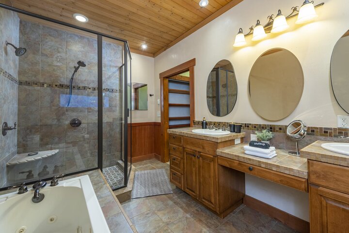 House in Black Mountain, US