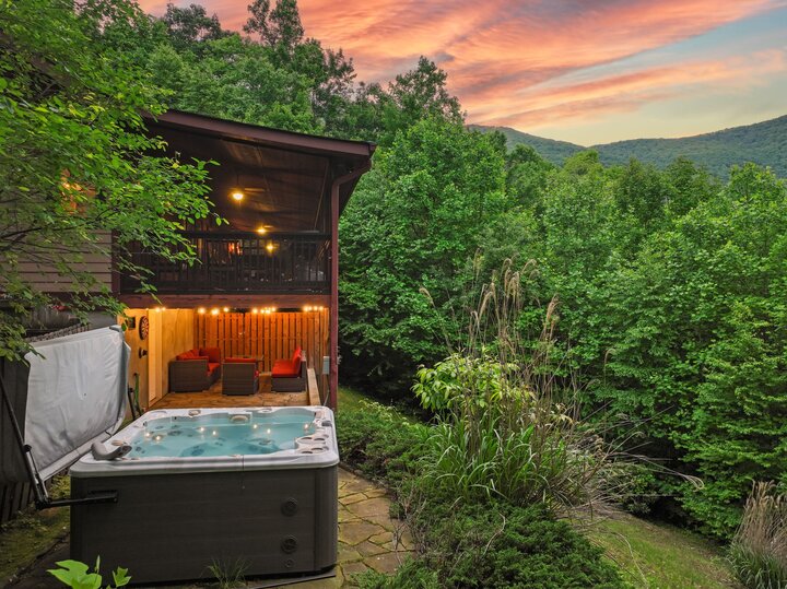 House in Black Mountain, US