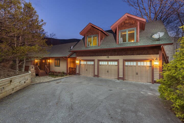 House in Black Mountain, US