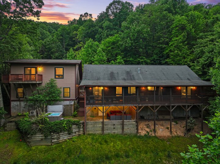 House in Black Mountain, US