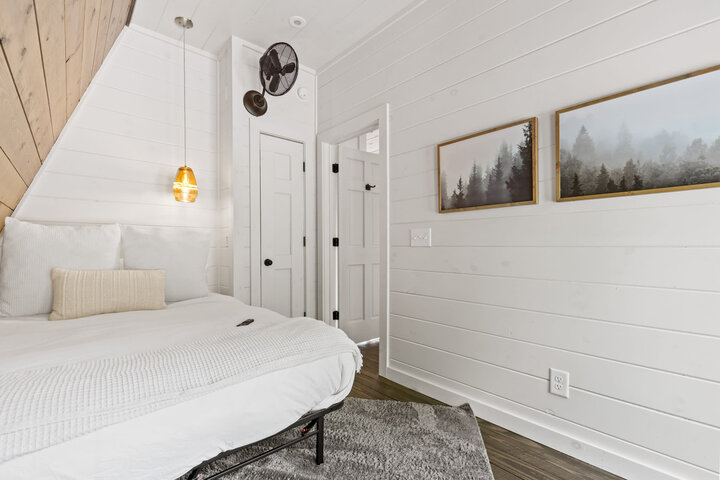 Cabin in Morganton, US