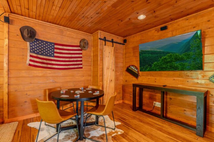 Cabin in Pigeon Forge, US