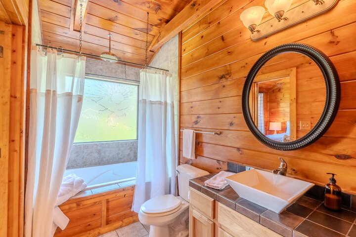 Cabin in Pigeon Forge, US