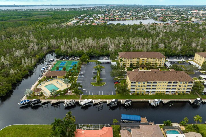 Condo in Cape Coral, US