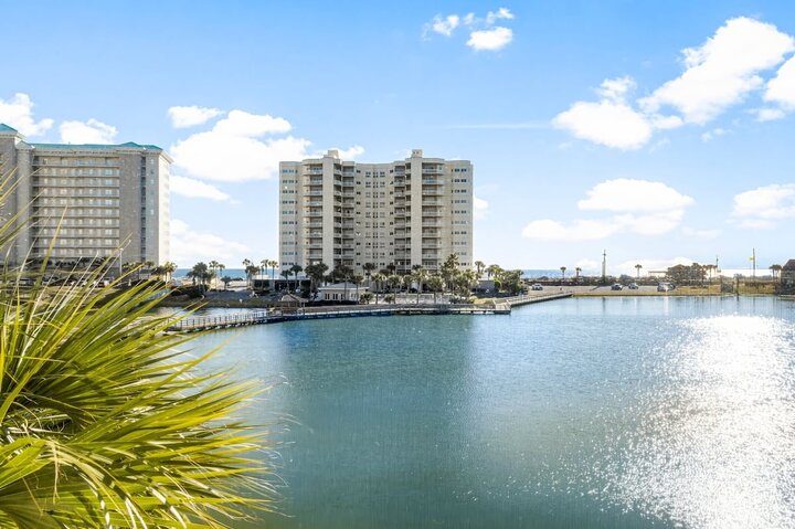 Condo in Miramar Beach, US