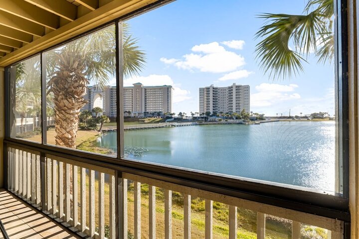 Condo in Miramar Beach, US