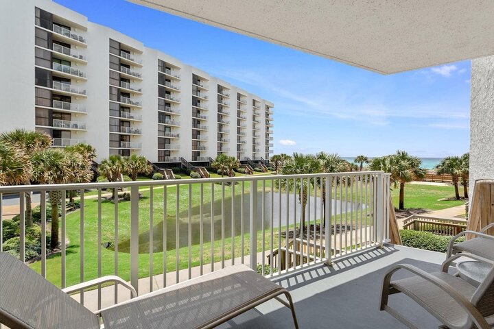 Condo in Miramar Beach, US