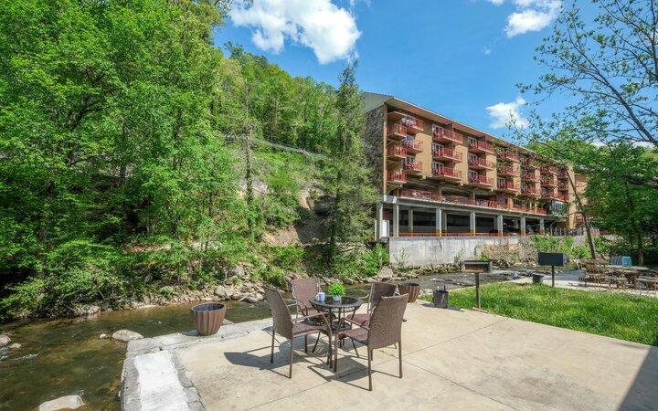 Cabin in Gatlinburg, US