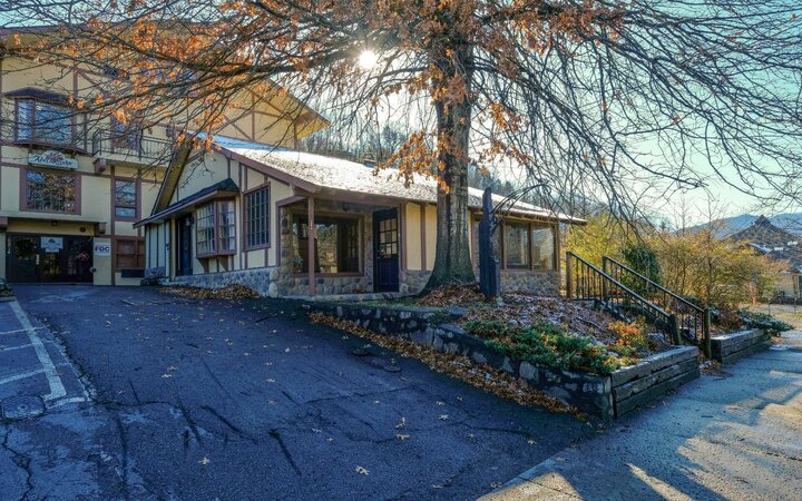 Cabin in Gatlinburg, US
