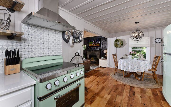 Cabin in Gatlinburg, US