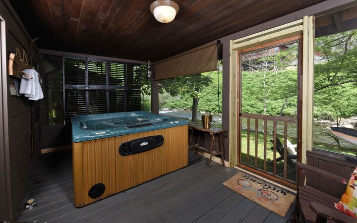 Cabin in Gatlinburg, US