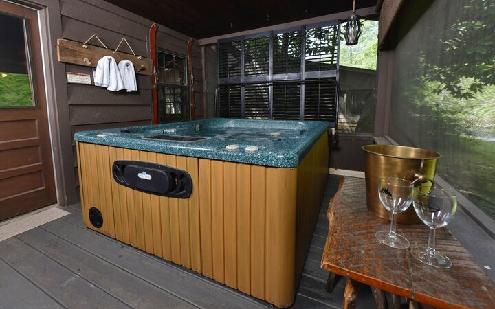 Cabin in Gatlinburg, US