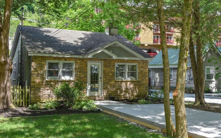 Cabin in Gatlinburg, US